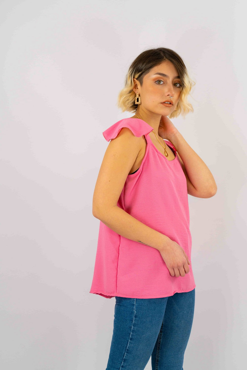 Blusa Con Tirante Y Vuelo En Mangas