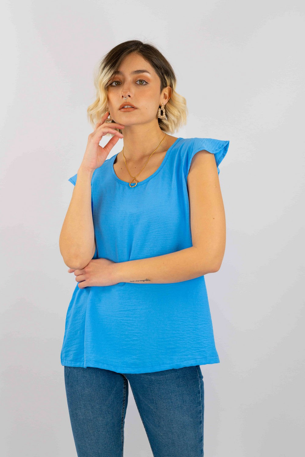 Blusa Tela Plana Con Vuelo En Mangas